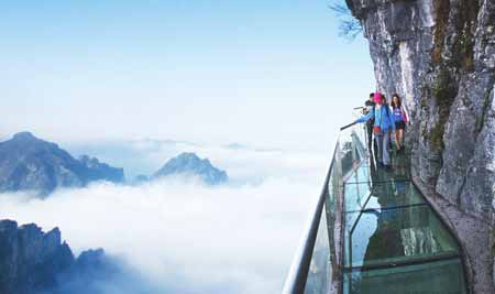 長(zhǎng)沙出發(fā)到張家界玻璃橋云天渡、森林公園、天門山玻璃棧道往返4天3晚游